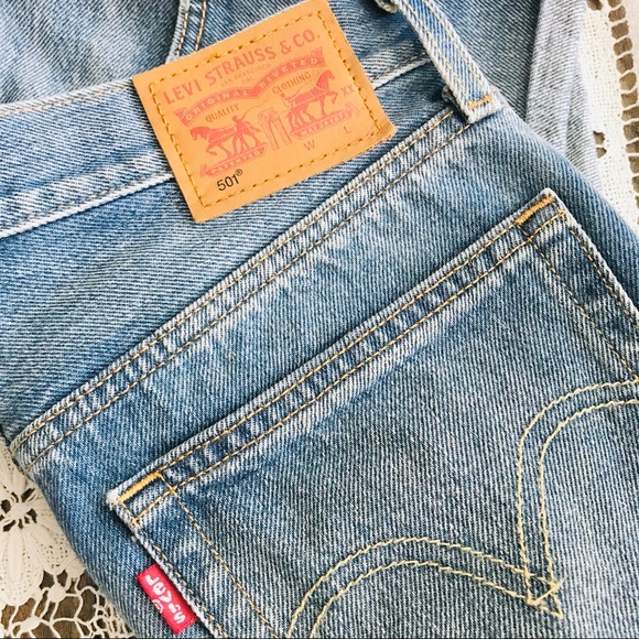 Levi’s 501 denim jean cutoff shorts size 25 - Picture 2 of 11